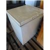 Image 1 : classic chest freezer - untested