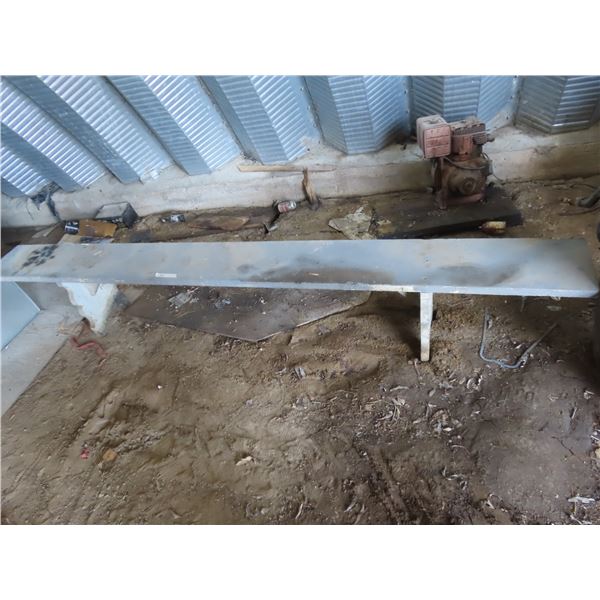 9.5 ft long wooden bench