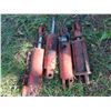 Image 2 : 4 hydraulic rams