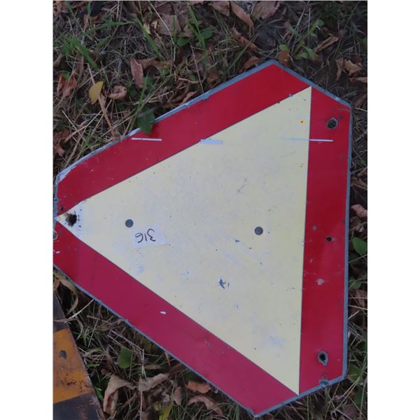 slow moving vehicle sign