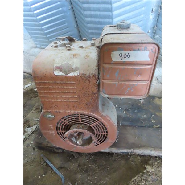 vintage briggs and stratton 9HP 4cycle engine (untested)
