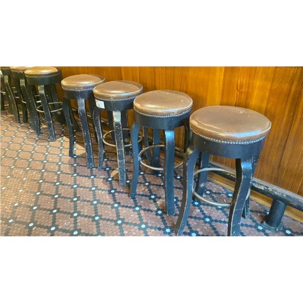 4 DARK WOOD BROWN LEATHER TOP STUDDED BAR STOOLS