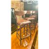 Image 2 : 4 TON DARK WOOD BROWN LEATHER TOP CURVED BACK BAR CHAIRS