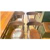 Image 2 : 4 TON DARK WOOD BROWN LEATHER TOP CURVED BACK BAR CHAIRS