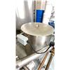 Image 3 : STAINLESS STEEL 20" DIAMETER JACKETED COMMERCIAL MASH TANK WITH LID