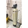 Image 1 : PENTAIR COMMERCIAL COMPRESSED WATER SOFTENER TANK WITH TOP VALVE CONTROL UNIT