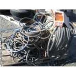 Työmaakeskus + kaapeleita lava