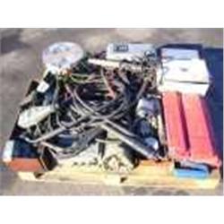 Sähkötarvikkeita ym.