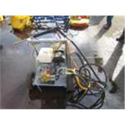 Lutian polttomoottorikäyttöinen painepesuri