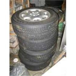 Rengassarja 16" M-B aluvanteilla