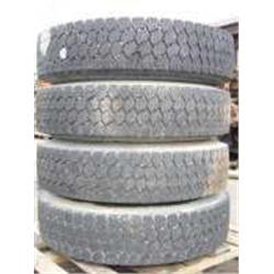 Kuorma-auton renkaat 11R22.5 vanteineen 4 kpl