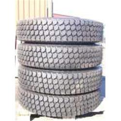 Renkaat 295/80/22.5 pinnatut 4 kpl