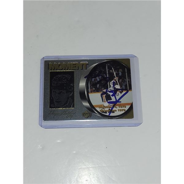 Wayne Gretzky Moment Signed Hockey Card - Unauthenticated