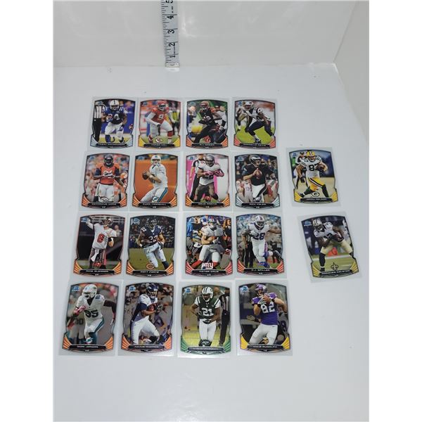 Lot of 18 NFL Football Cards - Mint