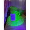 Image 2 : Uranium Glass A