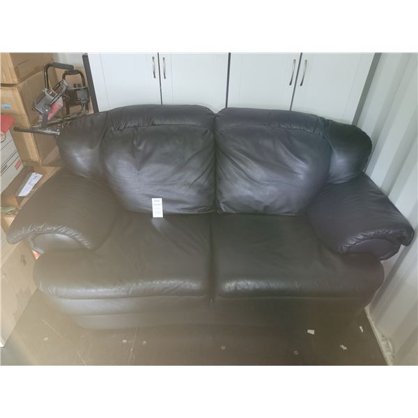 Yale Town Designer Leather Love Seat C