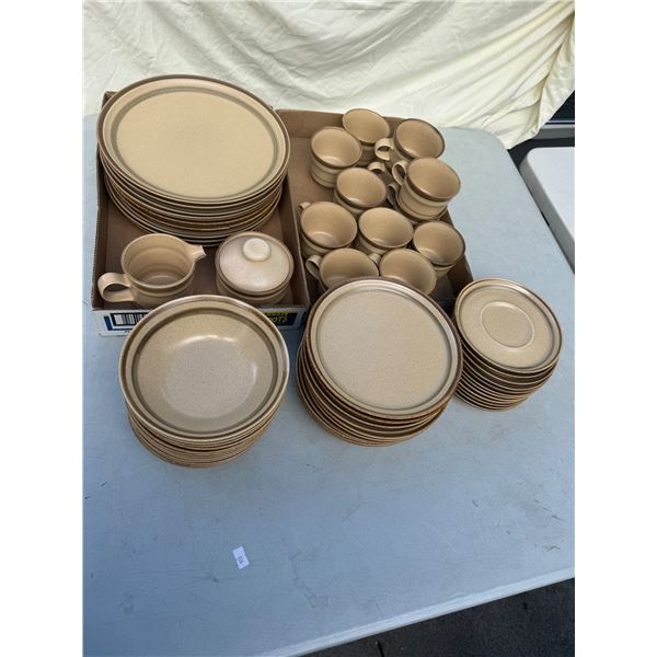 Macasa countryside dishes, stoneware