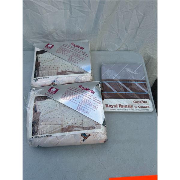 Sheets and pillowcase