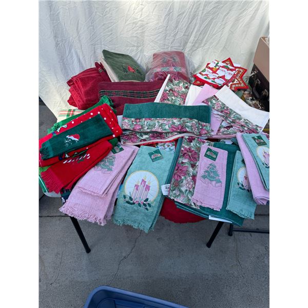 Assorted towels