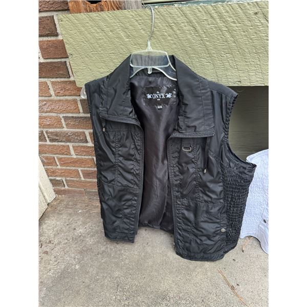 The Onyx XL vest