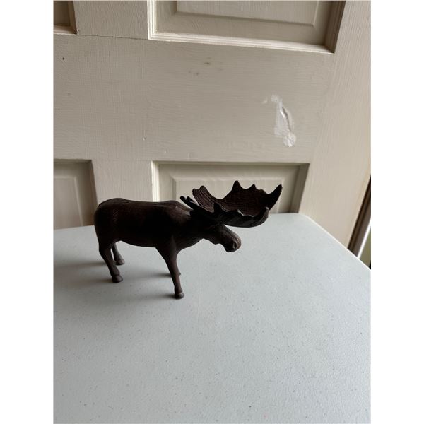 cast-iron moose decor