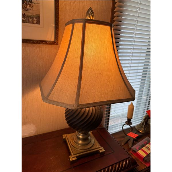 Table lamp