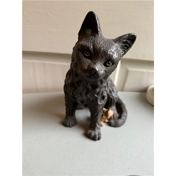 Cat and mouse figurine