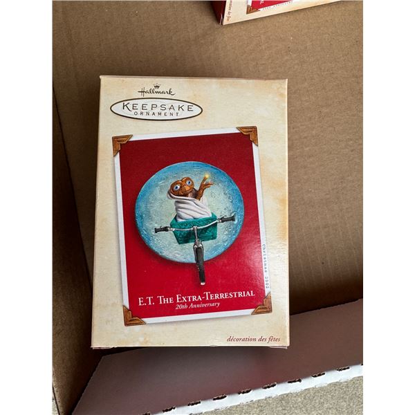 Hallmark keepsake ET the extraterrestrial 28th anniversary
