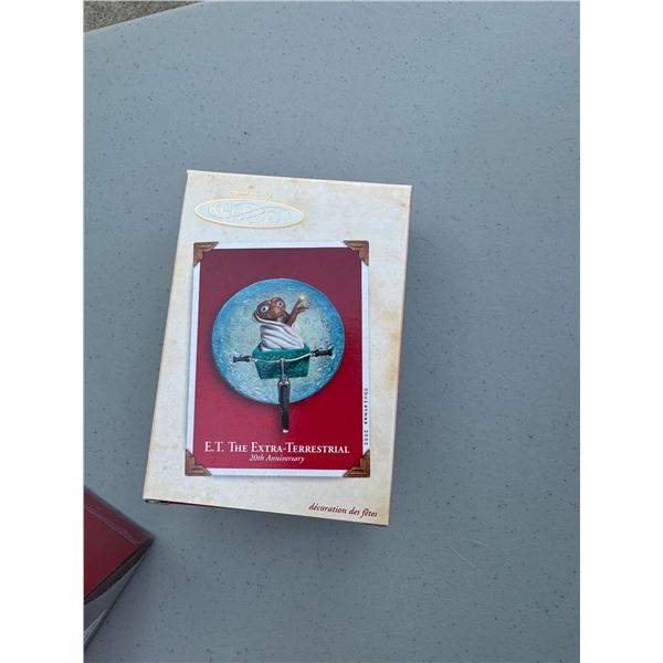 Hallmark keepsake ET the extra terrestrial 20th anniversary