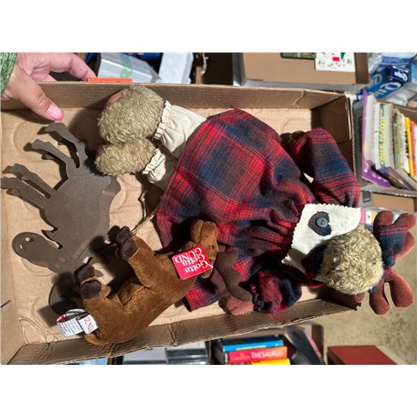 Assorted moose decor