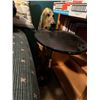 Image 2 : Dog statue side table