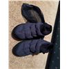 Image 1 : Cabela's slippers size 7