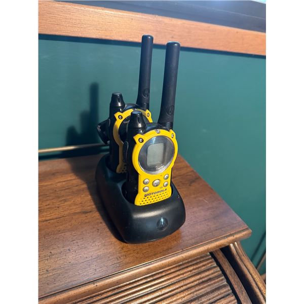 Motorola radios no power cord