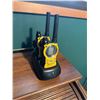 Image 1 : Motorola radios no power cord
