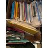 Image 1 : Assorted greeting cards, etc.