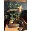 Image 2 : Artificial plant feathers or decor