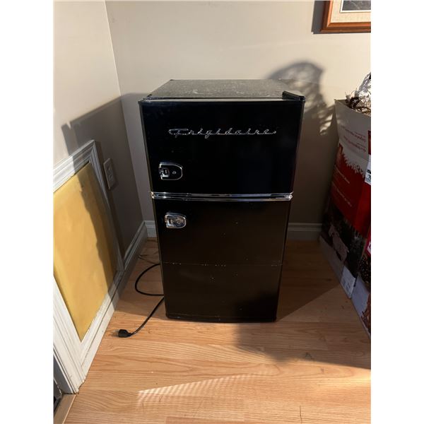 Frigidaire mini fridge