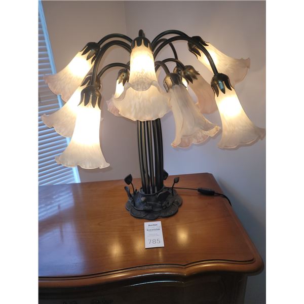 Lily Lamp A
