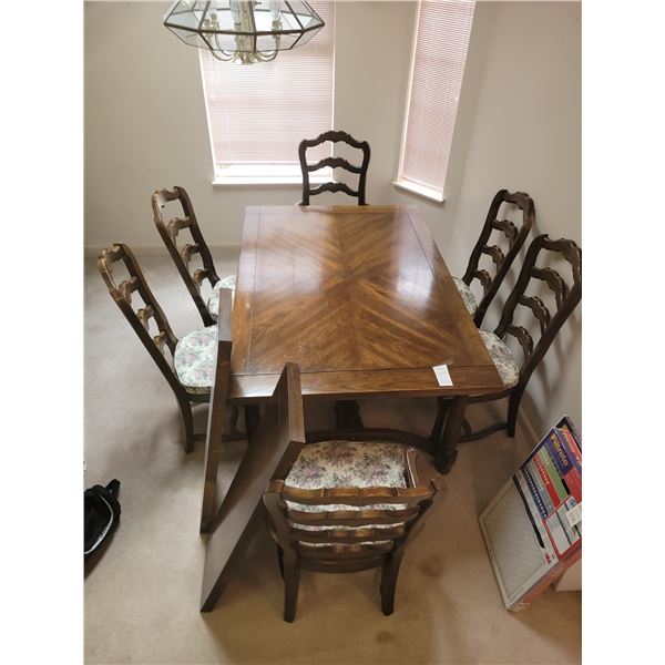 Dining Table & Chairs C
