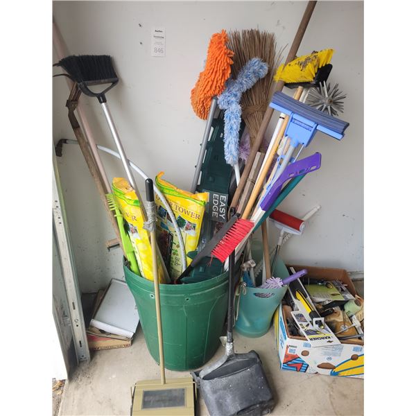 Cleaning tools, painting gear A