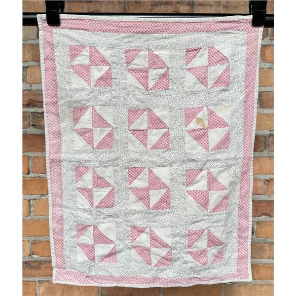 Antique Hour Glass Baby Quilt