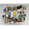 Image 1 : Group of Assorted Jewelry & Beads