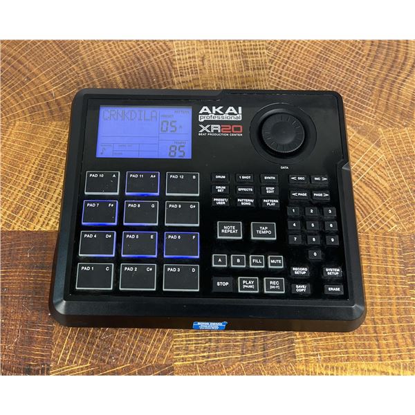 Akai Professional XR20 Beat Production Center