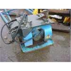 Kaivinkoneen hydraulinen tärylätkä