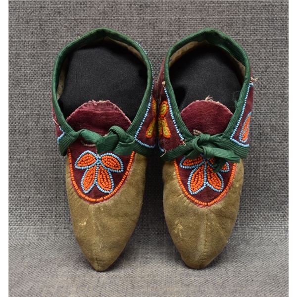 WOODLANDS BEADED MOCCASINS