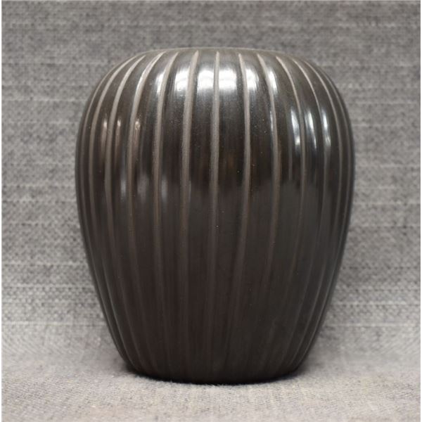 SANTA CLARA POTTERY VASE (ALVIN BACA)