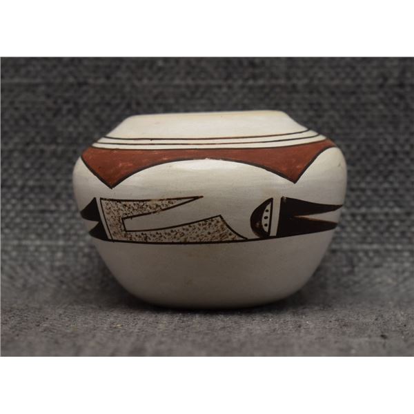 HOPI POTTERY JAR ( L. NAVASIE)