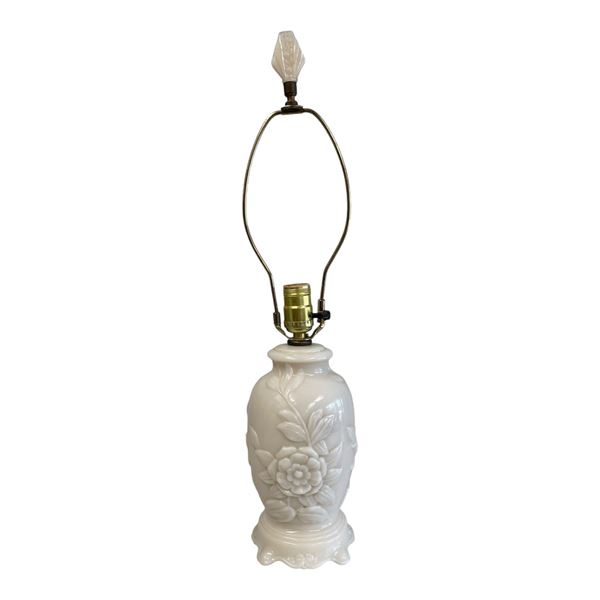 Vintage Cream Milk Glass Table Lamp