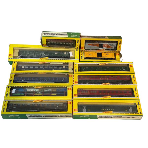 12 Open Box Vintage Fleischmann Trains