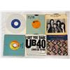 Image 2 : Lustro Ware Case With 45S Records: Stevie Wonder, Hank Wilson, & More